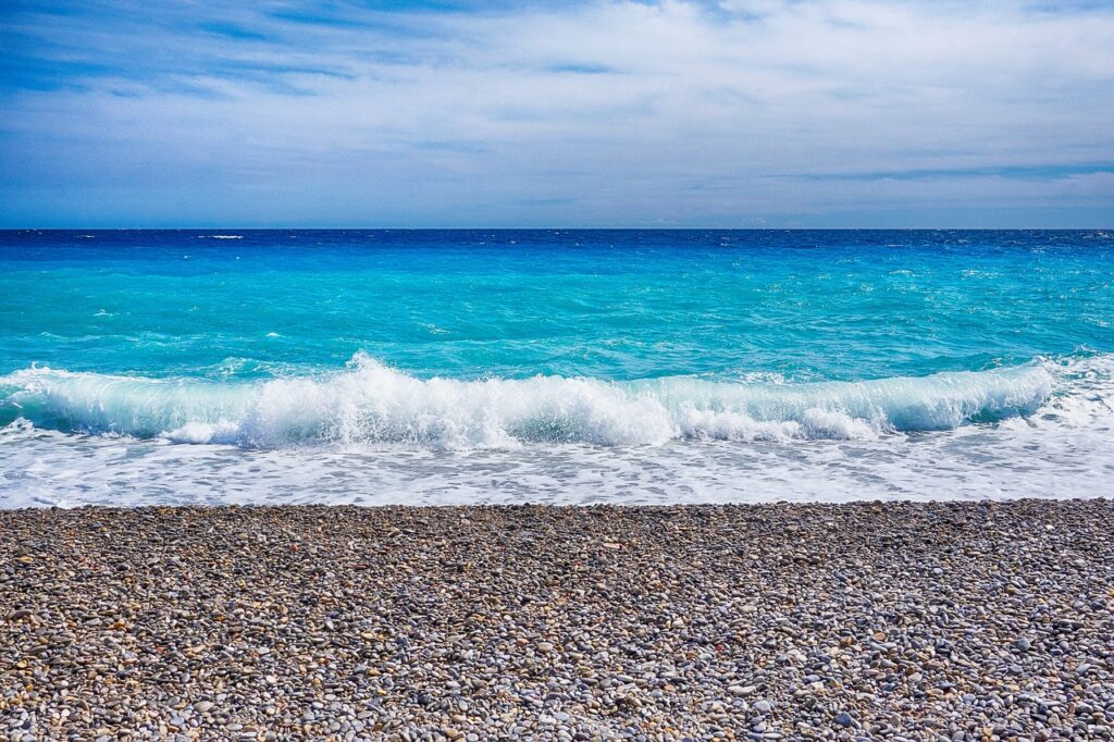 sea, nice, waves-1372682.jpg